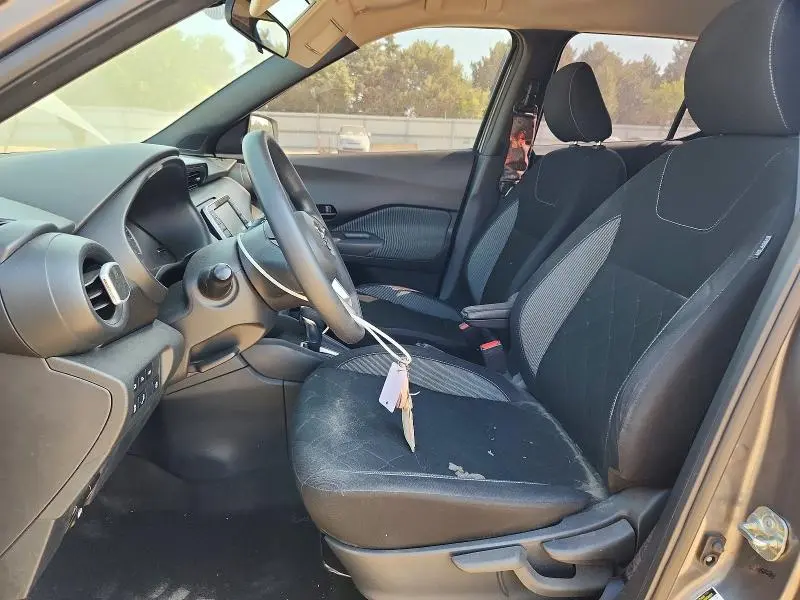 2020 NISSAN KICKS S  