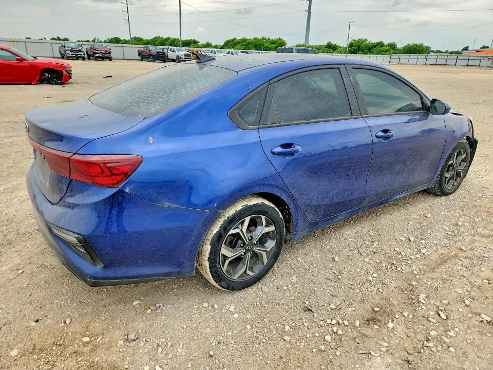 2021 KIA FORTE LXS  