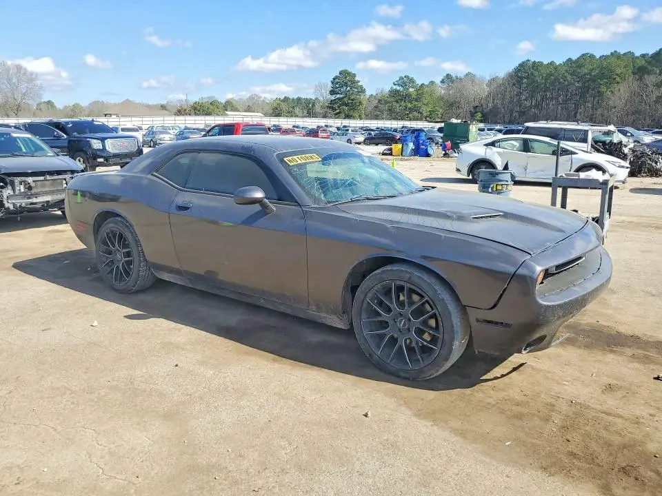2016 DODGE CHALLENGER SXT  