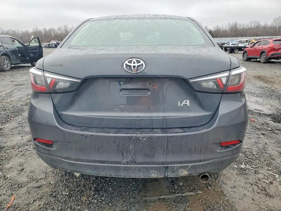 2017 TOYOTA YARIS IA BASE  