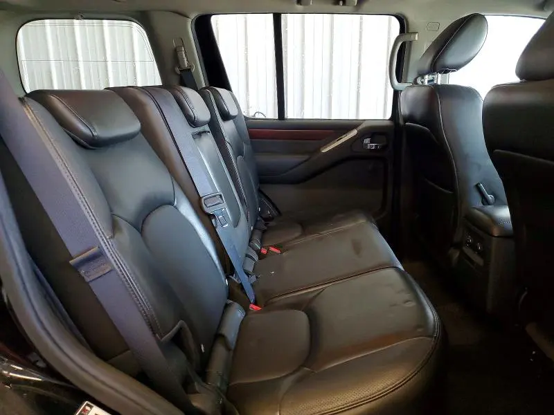 2010 NISSAN PATHFINDER S  
