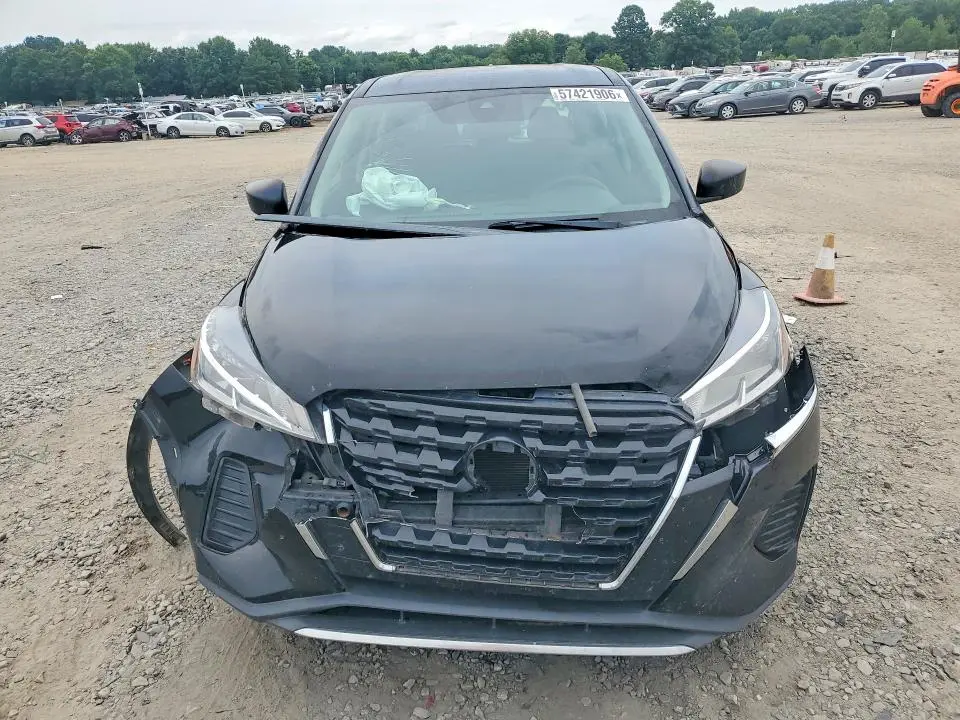 2022 NISSAN KICKS S  