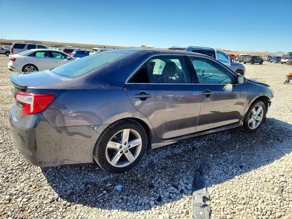 2014 TOYOTA CAMRY SE  