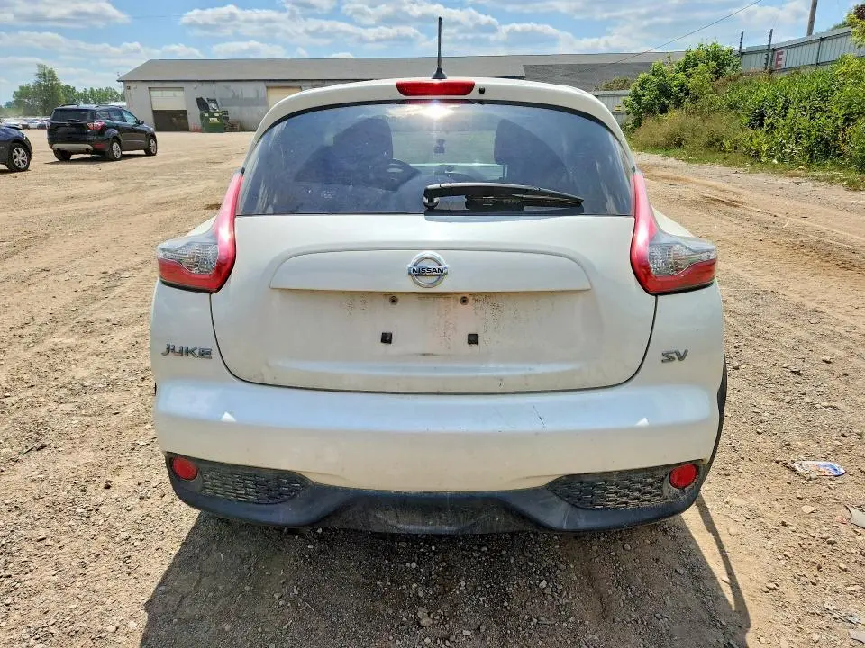 2015 NISSAN JUKE SV  