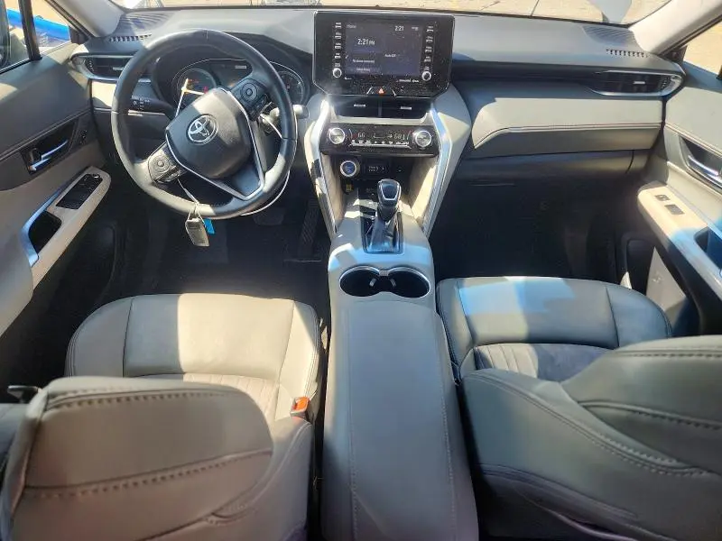 2021 TOYOTA VENZA XLE  