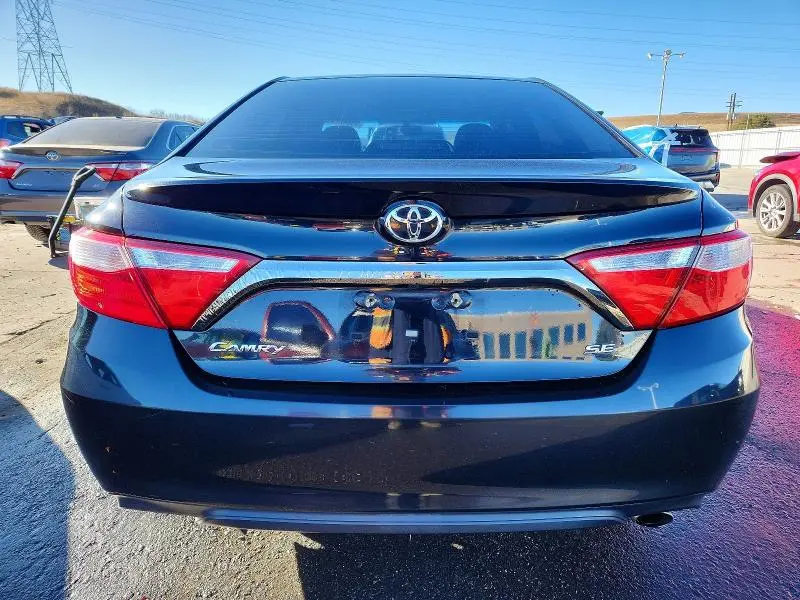 2016 TOYOTA CAMRY LE  