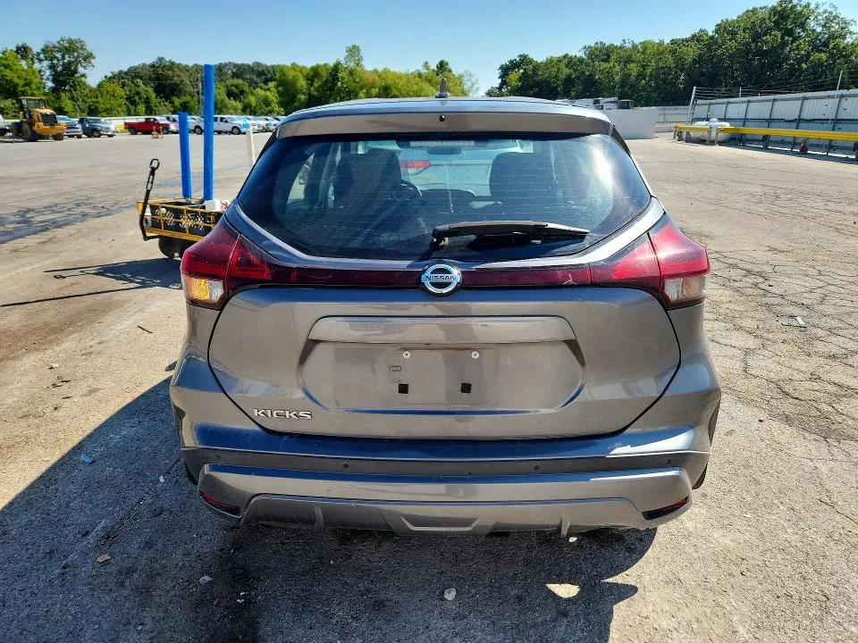 2021 NISSAN KICKS S  