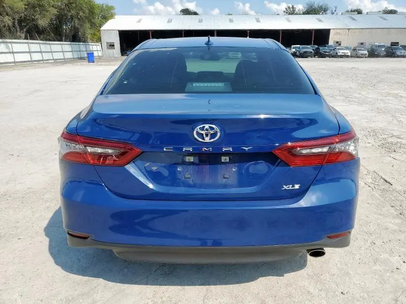 2024 TOYOTA CAMRY XLE  