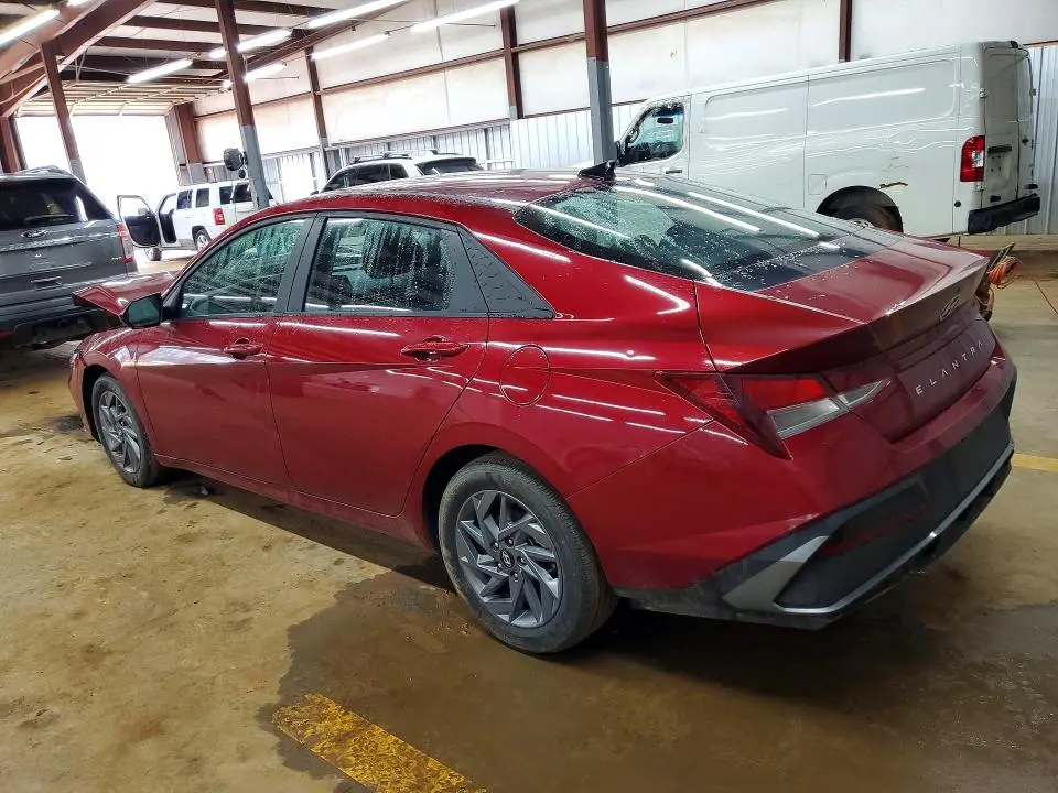 2024 HYUNDAI ELANTRA SEL  