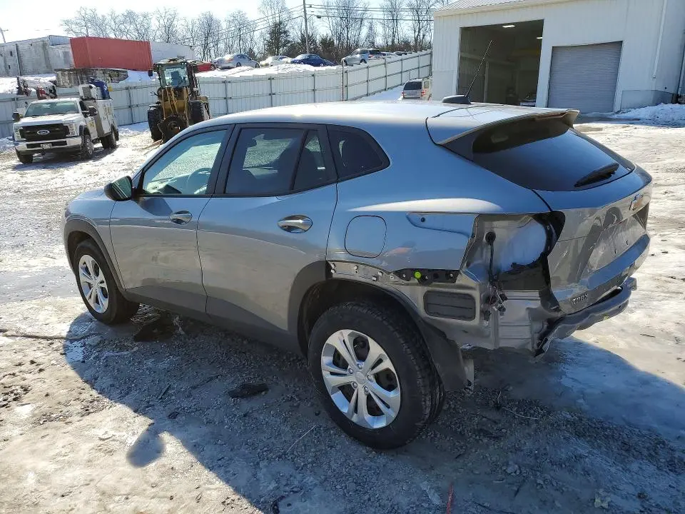 2025 CHEVROLET TRAX LS  