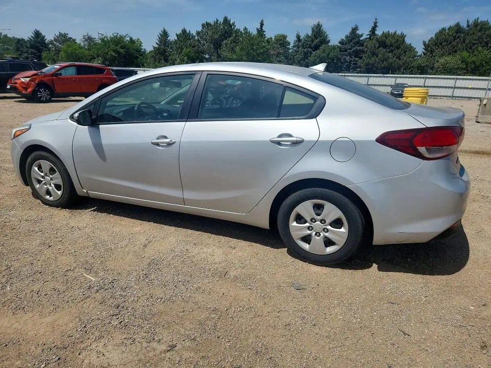 2017 KIA FORTE LX  