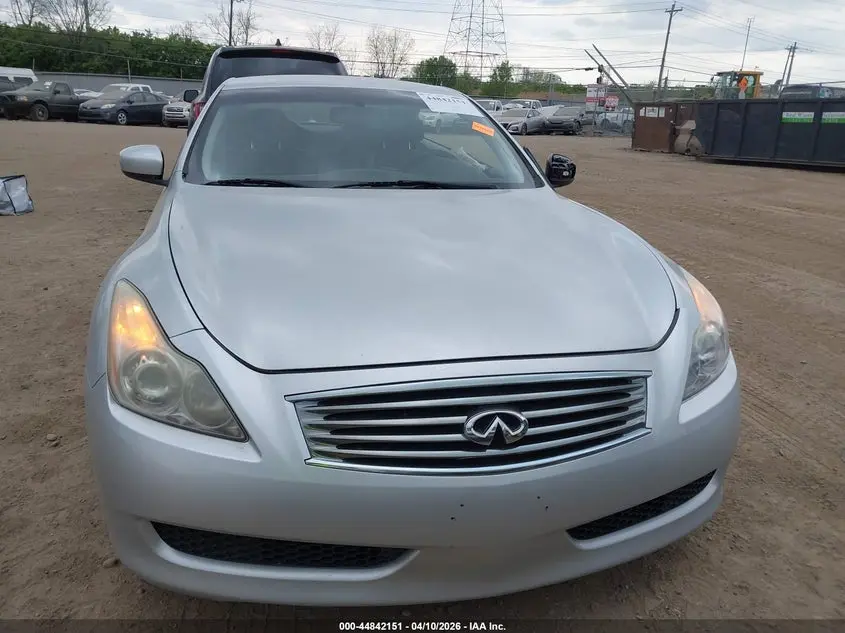 2010 INFINITI G37  