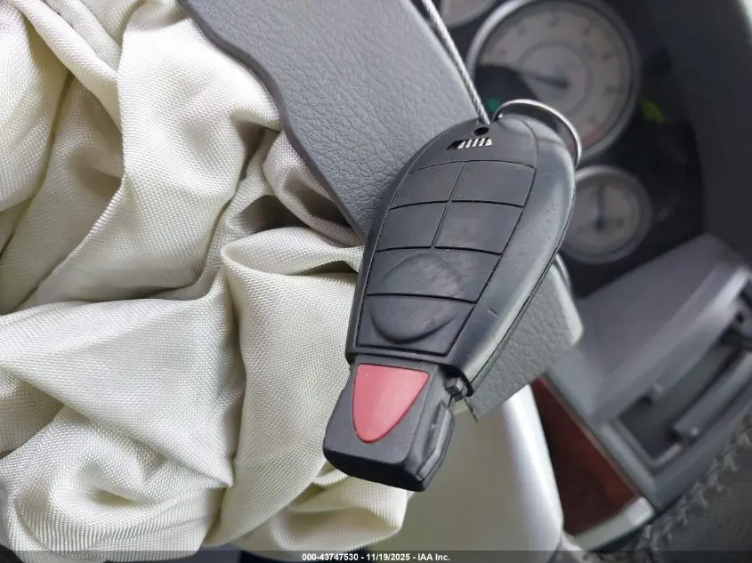 2010 CHRYSLER TOWN & COUNTRY TOURING