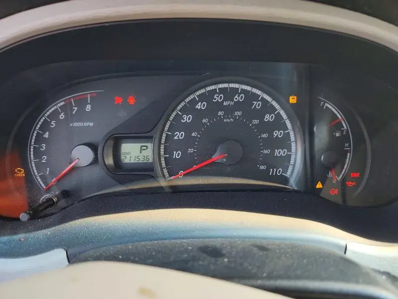 2011 TOYOTA SIENNA LE  