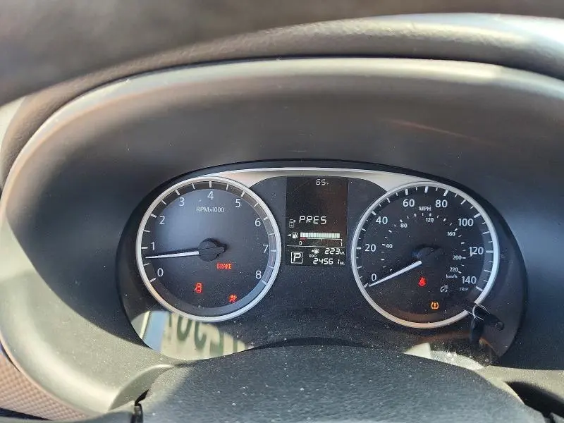 2024 NISSAN KICKS S  