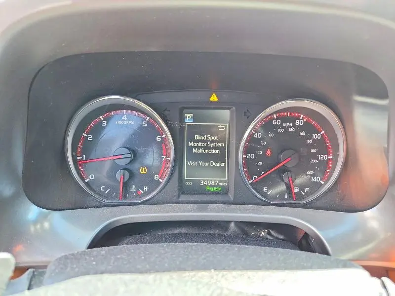 2017 TOYOTA RAV4 SE  