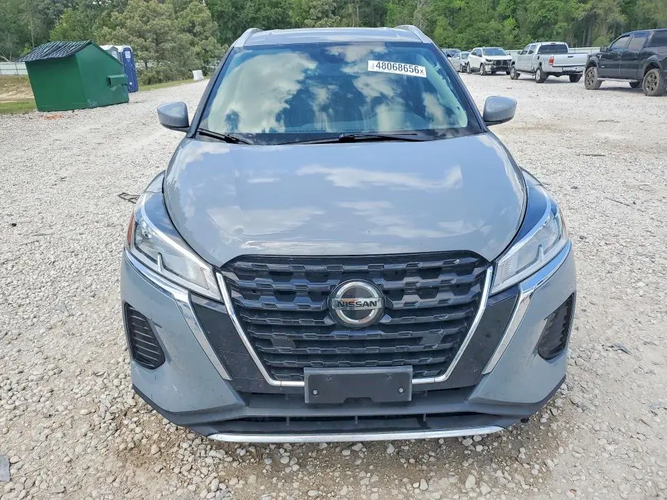 2021 NISSAN KICKS SV  