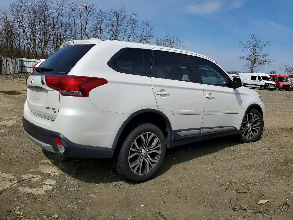 2016 MITSUBISHI OUTLANDER SE  