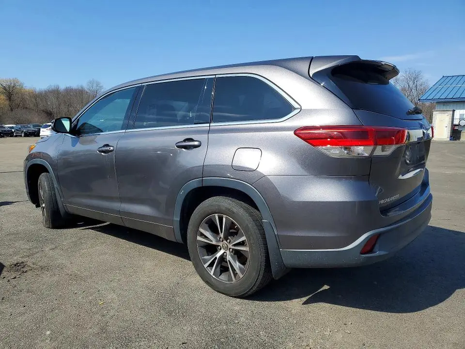 2017 TOYOTA HIGHLANDER LE  