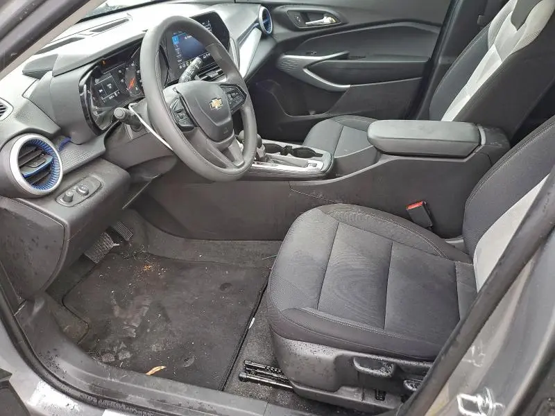 2025 CHEVROLET TRAX LS  