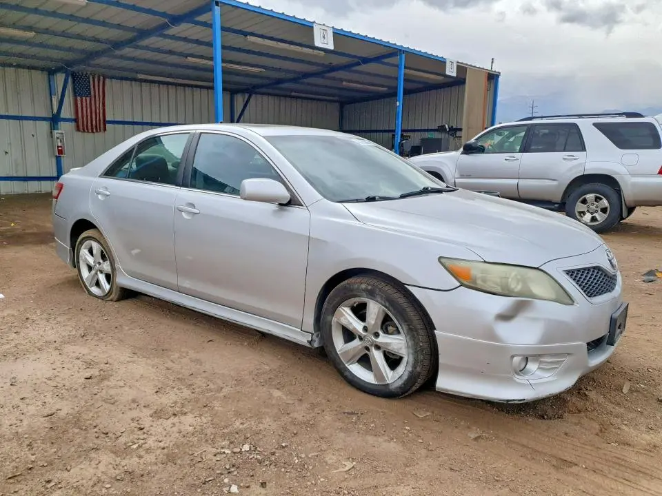2011 TOYOTA CAMRY SE  