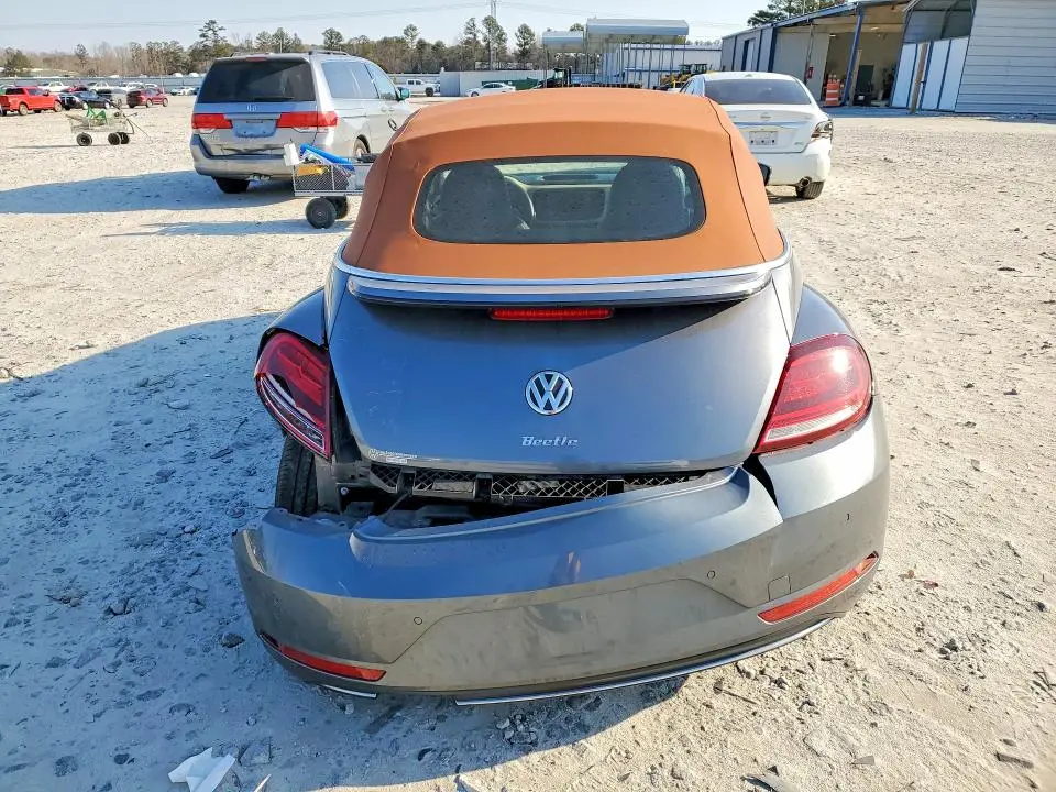 2019 VOLKSWAGEN BEETLE S  