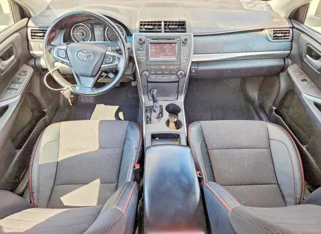 2016 TOYOTA CAMRY SE  
