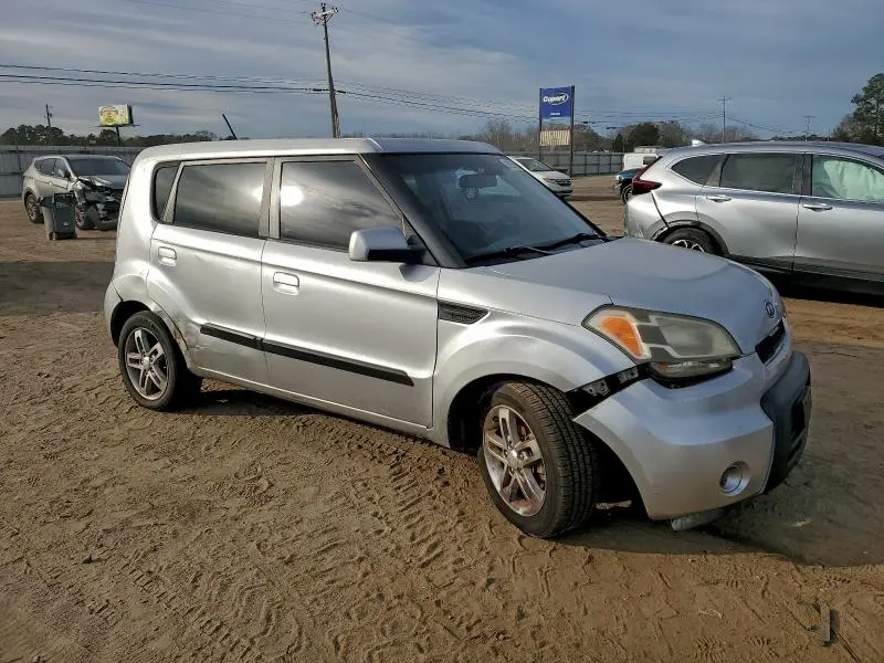 2010 KIA SOUL +  
