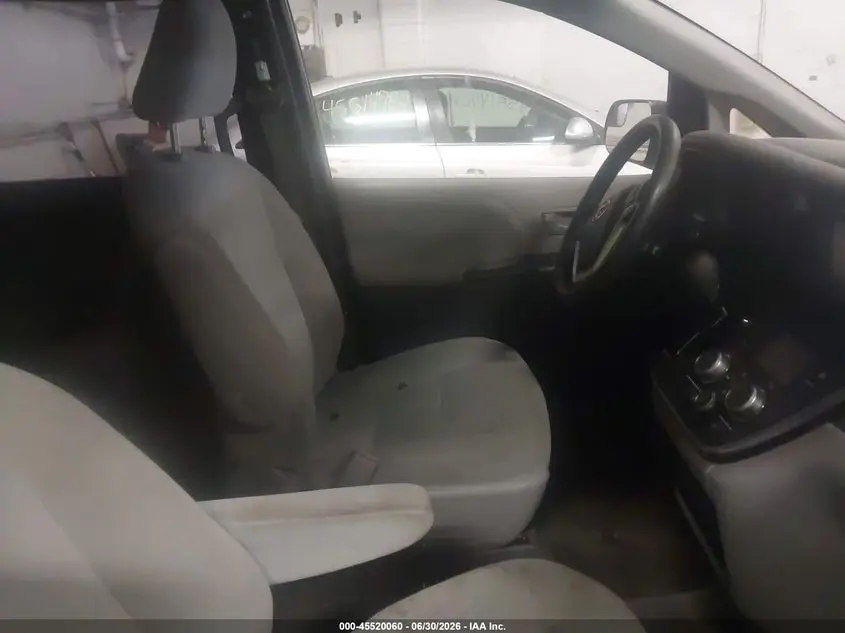 2017 TOYOTA SIENNA L 7 PASSENGER