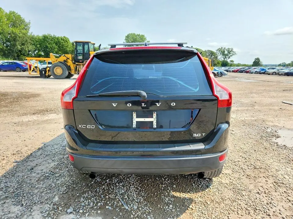 2011 VOLVO XC60 3.2  