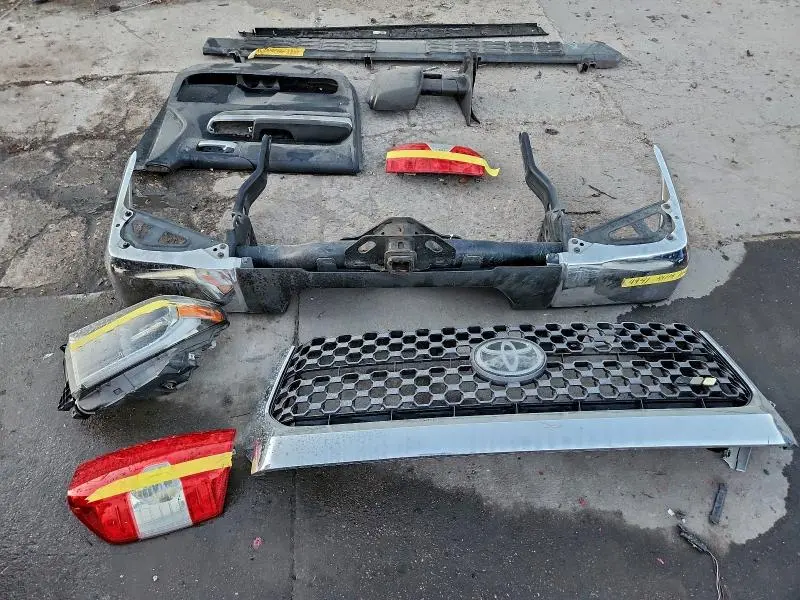 2018 TOYOTA TUNDRA CREWMAX SR5  