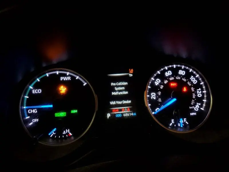 2021 TOYOTA RAV4 XLE  