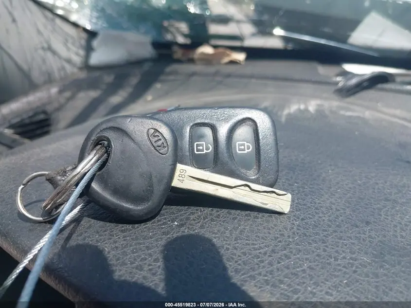 2012 KIA SORENTO LX