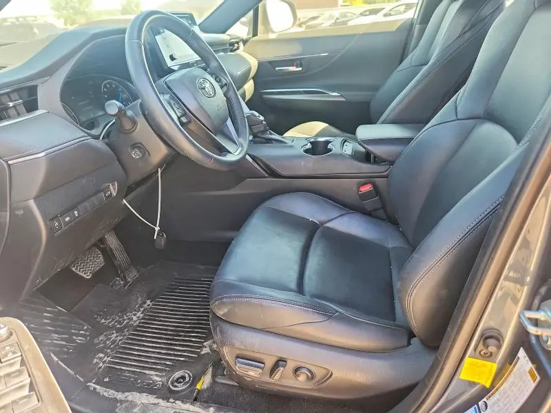 2022 TOYOTA VENZA XLE  