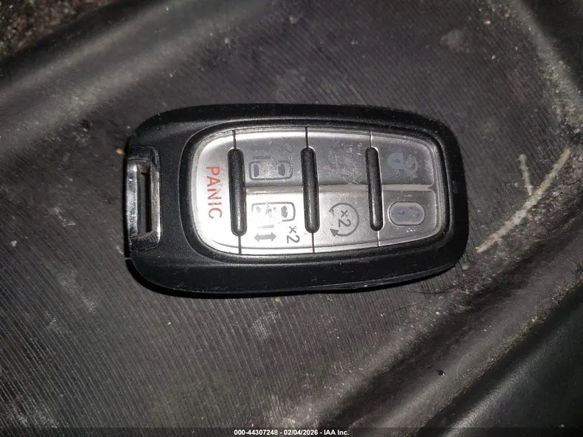 2020 CHRYSLER VOYAGER LXI