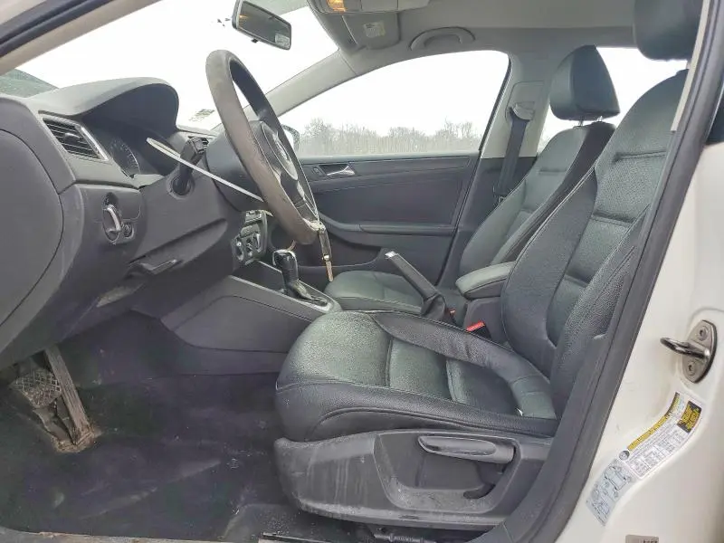 2012 VOLKSWAGEN JETTA SE  