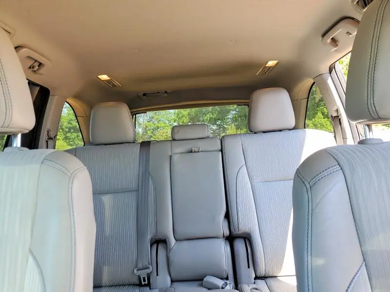2017 TOYOTA HIGHLANDER LE PLUS  