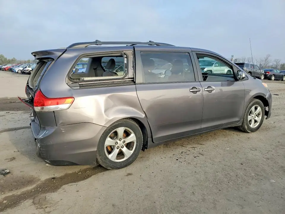 2012 TOYOTA SIENNA LE  