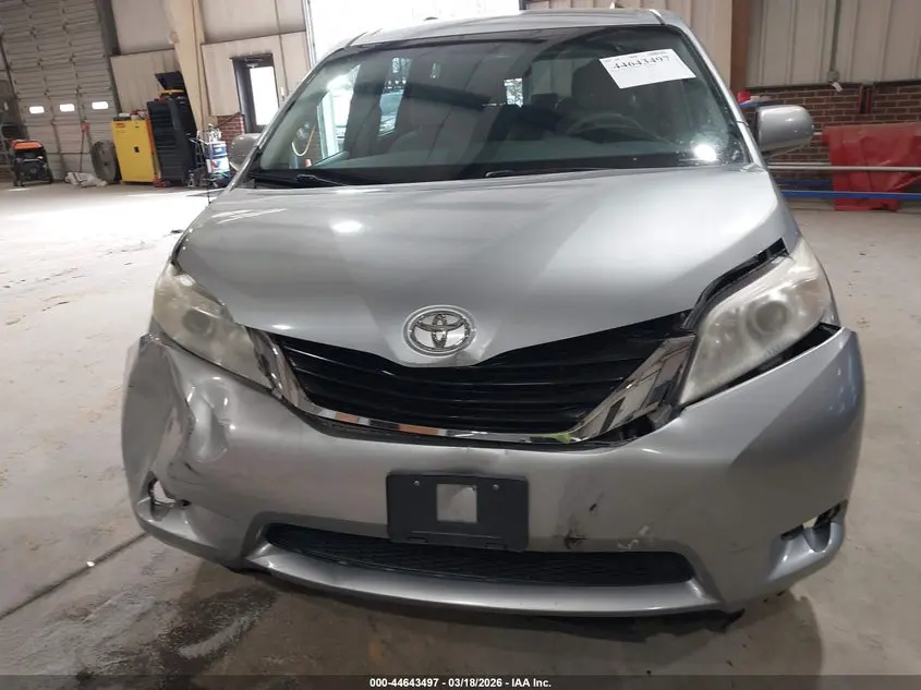2014 TOYOTA SIENNA LE V6 8 PASSENGER