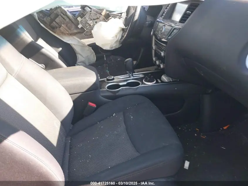 2017 NISSAN PATHFINDER SV