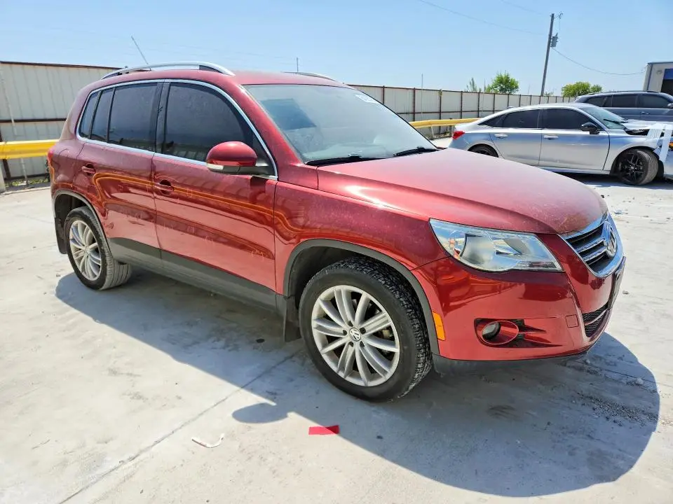 2011 VOLKSWAGEN TIGUAN S  