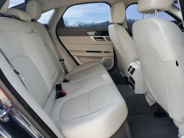 2017 JAGUAR XF PREMIUM  