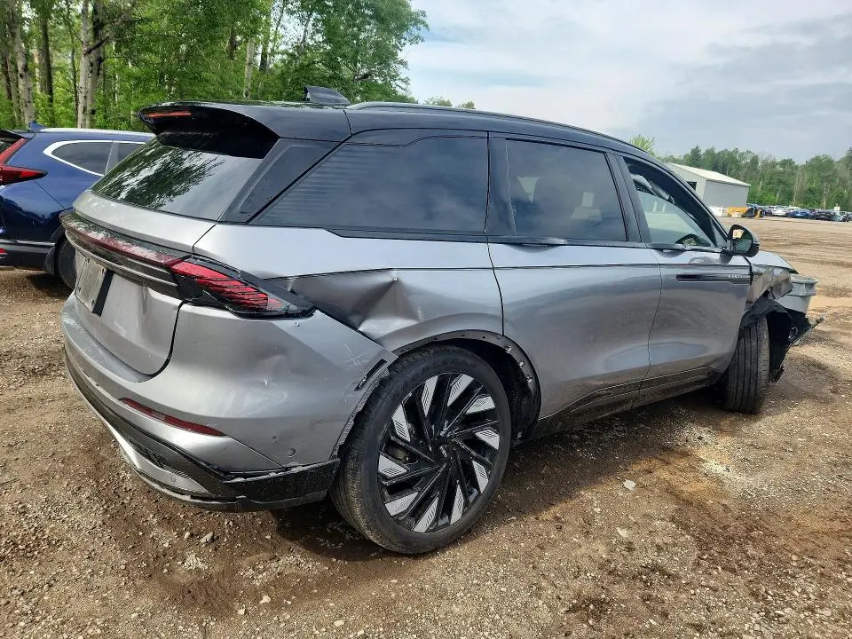 2024 LINCOLN NAUTILUS RESERVE  