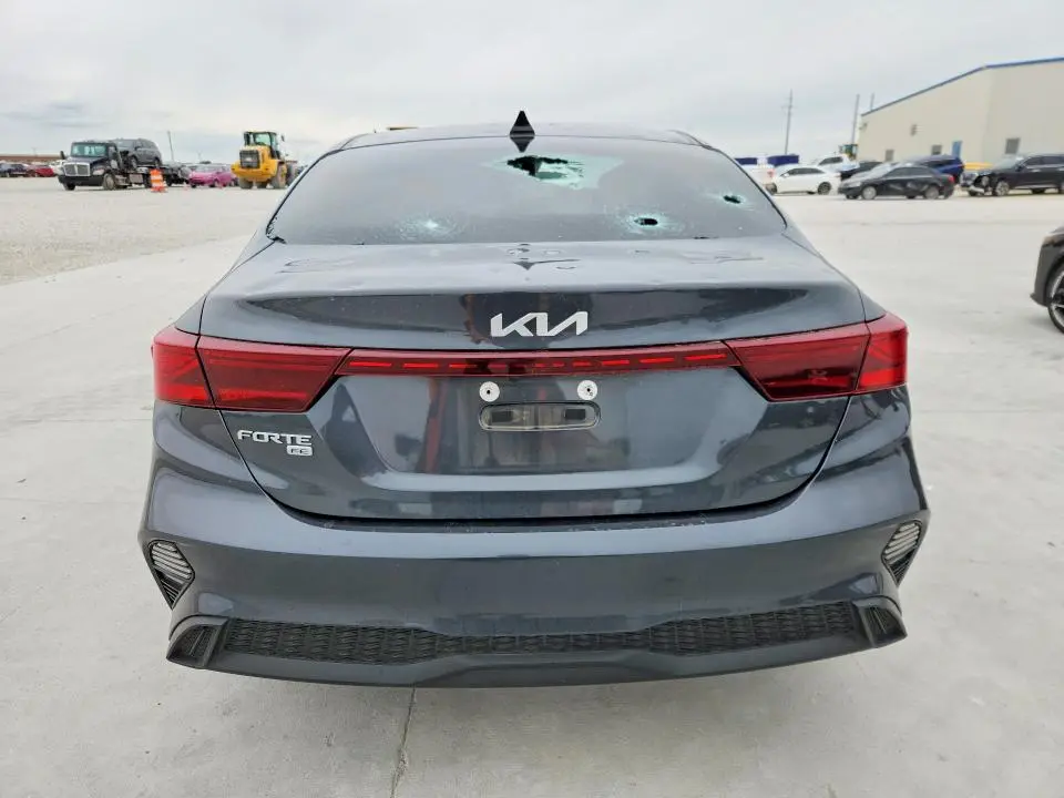 2024 KIA FORTE LX  