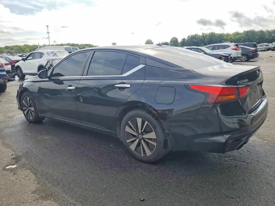 2021 NISSAN ALTIMA SV  