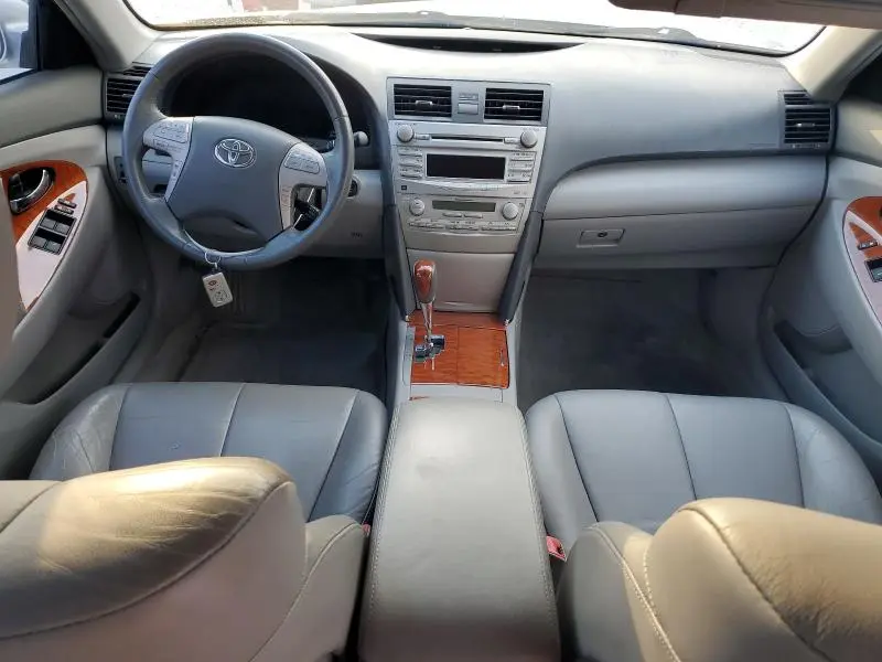 2010 TOYOTA CAMRY SE  