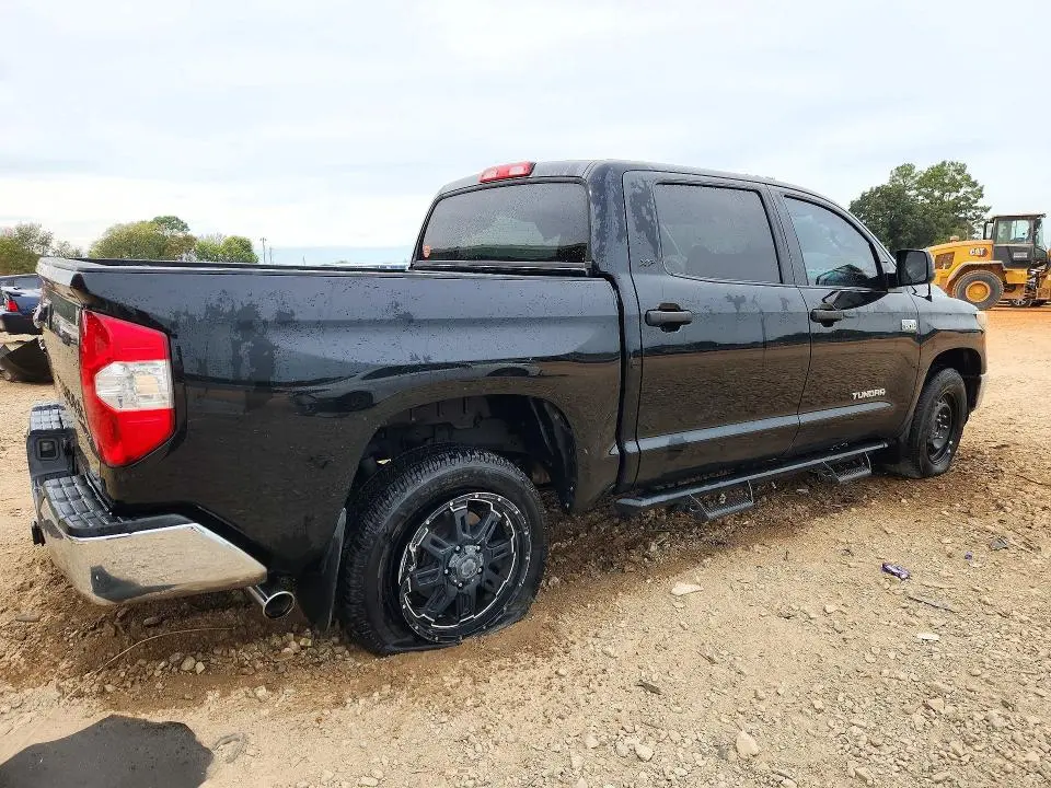 2018 TOYOTA TUNDRA CREWMAX SR5  