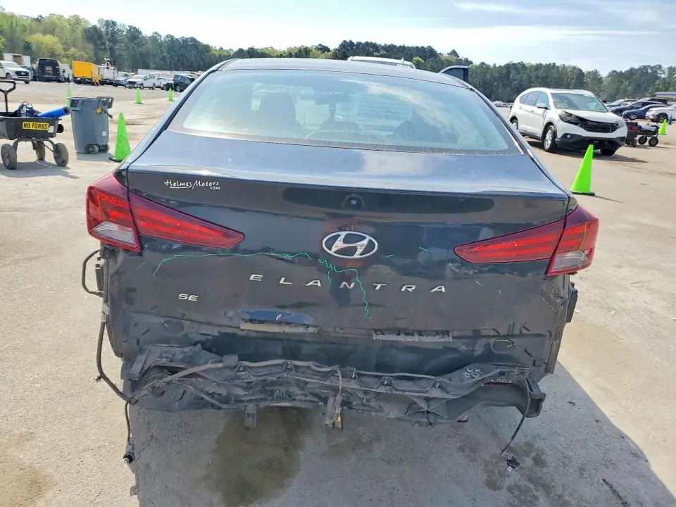 2019 HYUNDAI ELANTRA SE  