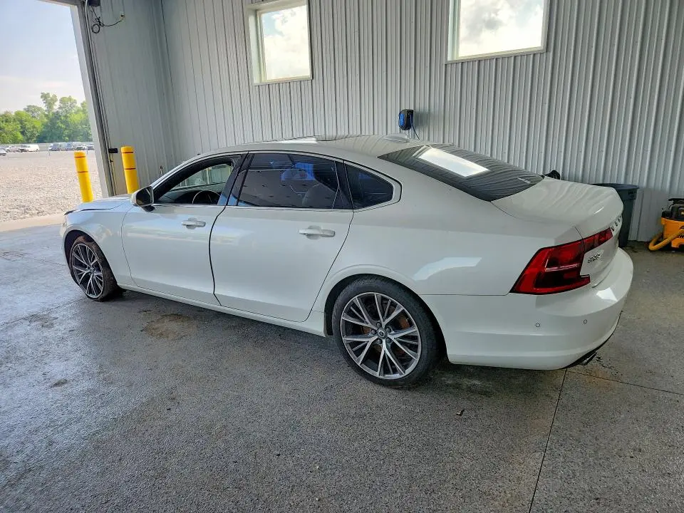 2018 VOLVO S90 T5 MOMENTUM  