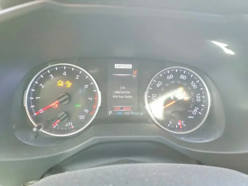 2019 TOYOTA RAV4 XLE  